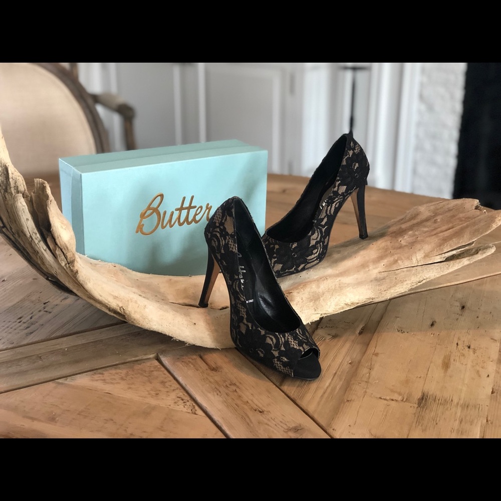 Butter Women’s Cleo Peep-Toe Pump, Black Lace